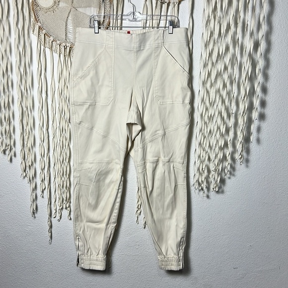 SPANX Stretch Twill Cargo Jogger with Ankle Zip in Parchm Cream Size 1X - Picture 2 of 16